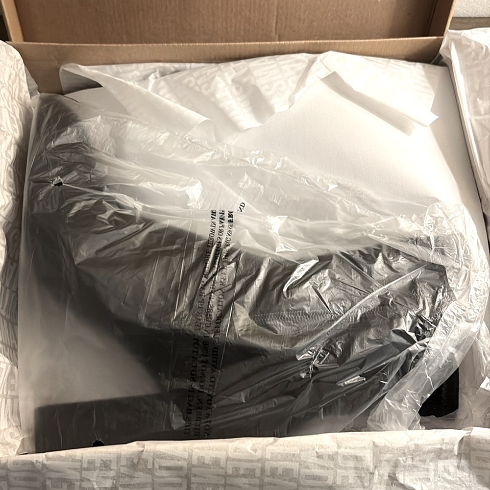 NIB [Steve Madden] Sora High Ankle Block Heel Boots Black Suede Women's Sz 11 - Picture 11 of 14